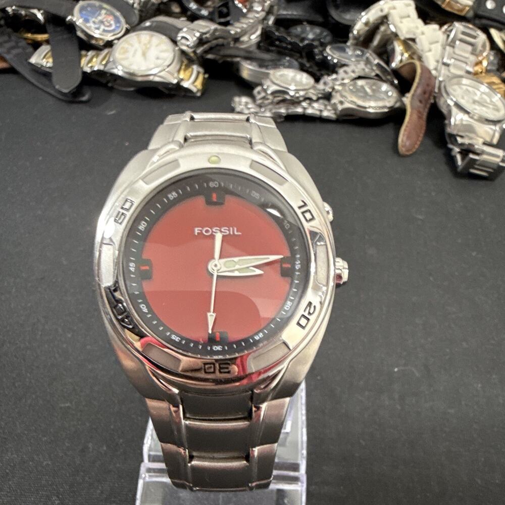 Men’s Fossil Big Tic AM-3847 Red/Black Dial 37mm Case 7-7.25” Band New Batteries